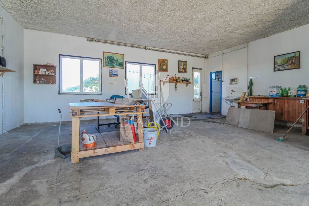 Buie, casa con 2 appartamenti e 2 uffici
