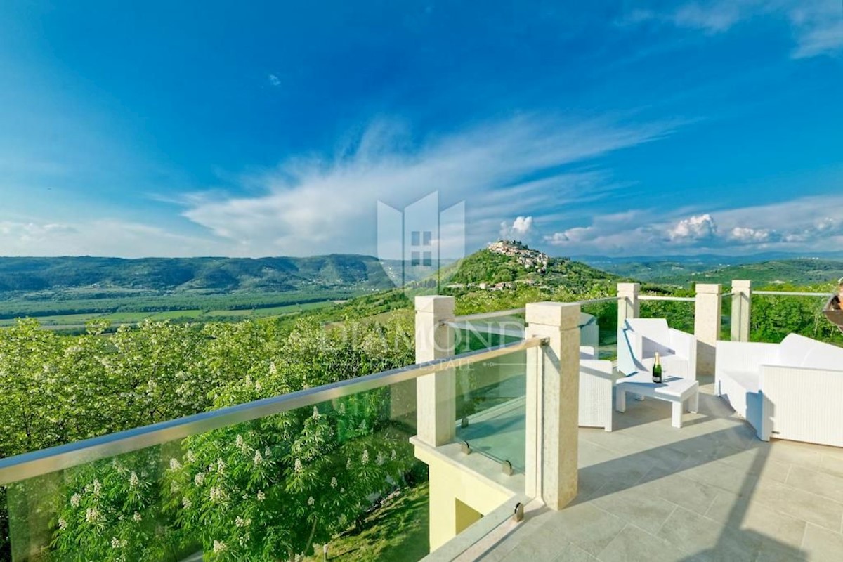 Montona. bellissima Villa con una vista incantevole