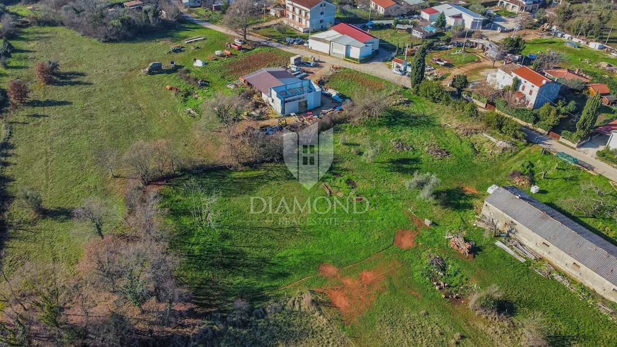 Zona di Umago, ampio terreno edificabile