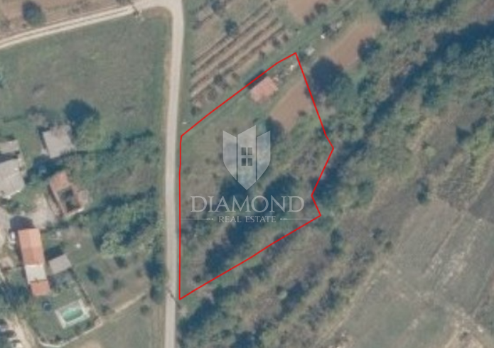 Oprtalj dintorni, terreno edificabile con potenziale