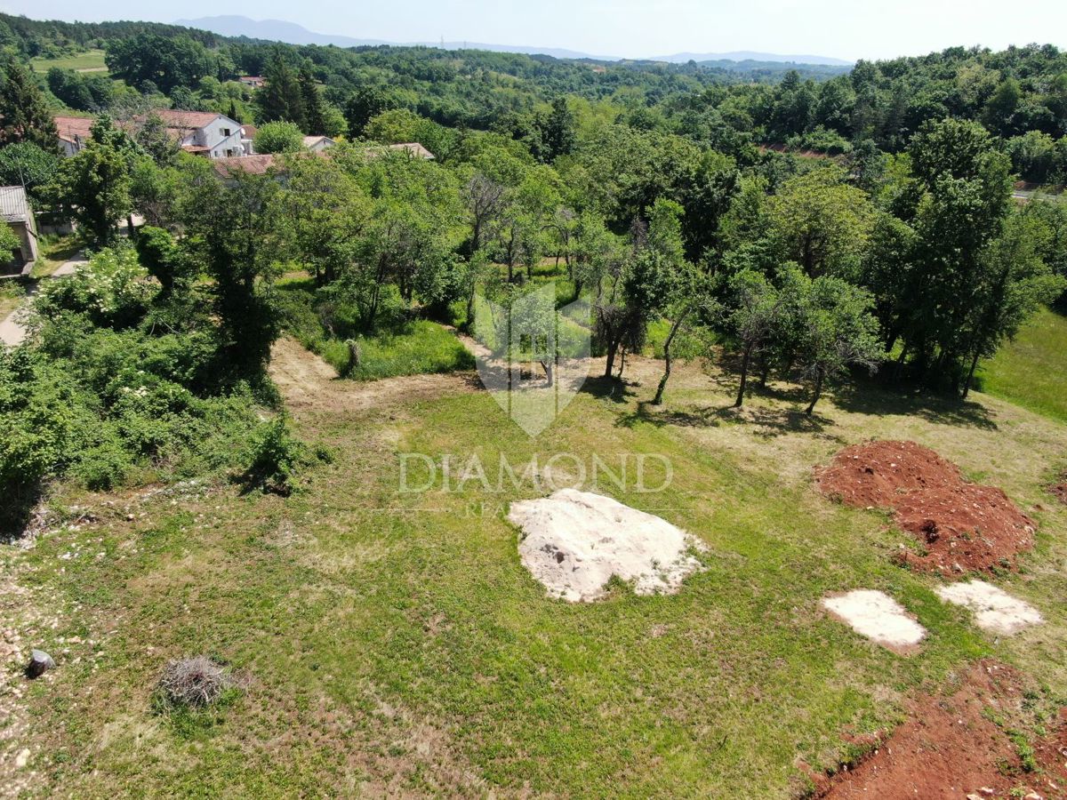 Pisino, dintorni, terreno edificabile