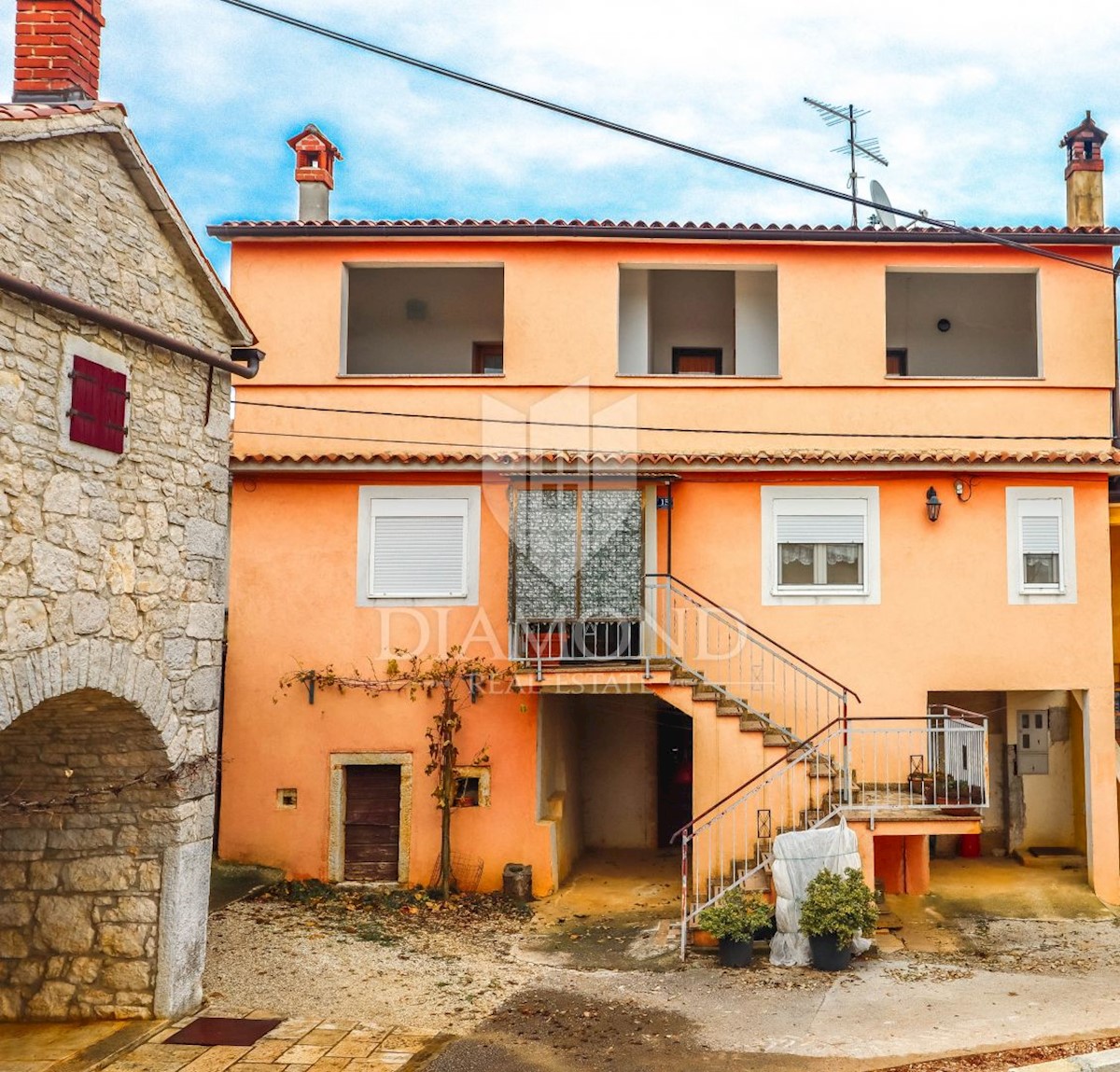 Parenzo, dintorni, casa con ampio terreno edificabile!