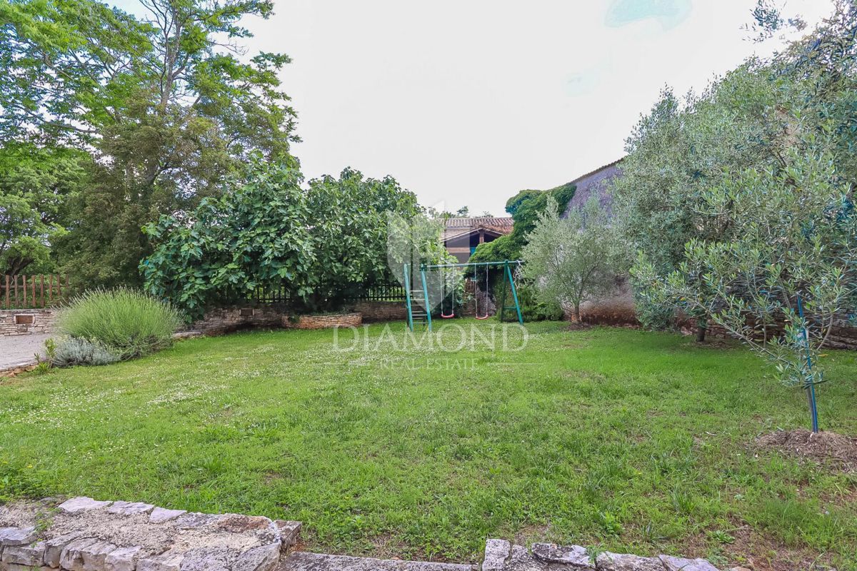 Žminj, casa in pietra con piscina e ampio giardino