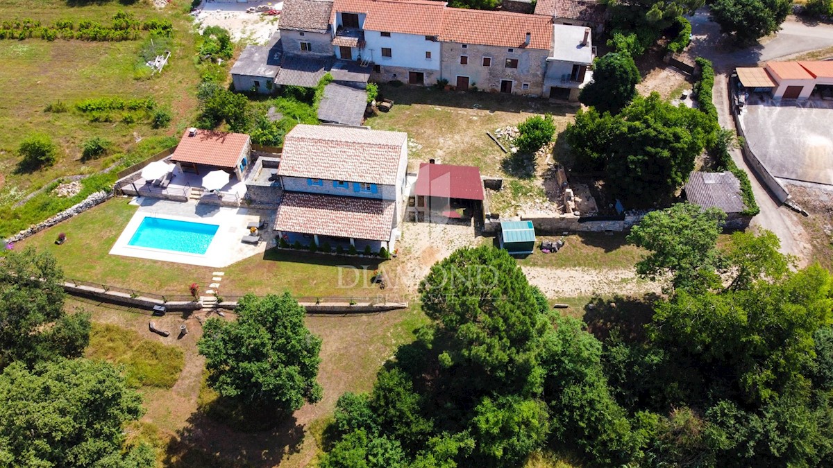 Parenzo, dintorni, casa in pietra d'Istria in un posto tranquillo!