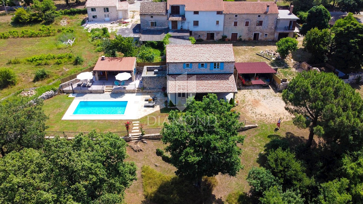 Parenzo, dintorni, casa in pietra d'Istria in un posto tranquillo!