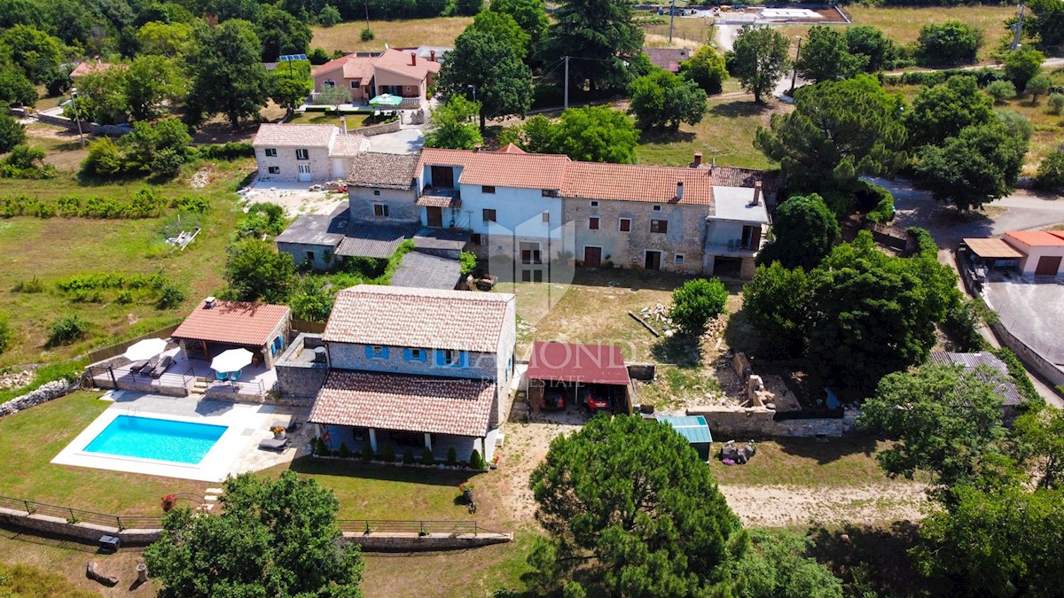 Parenzo, dintorni, casa in pietra d'Istria in un posto tranquillo!