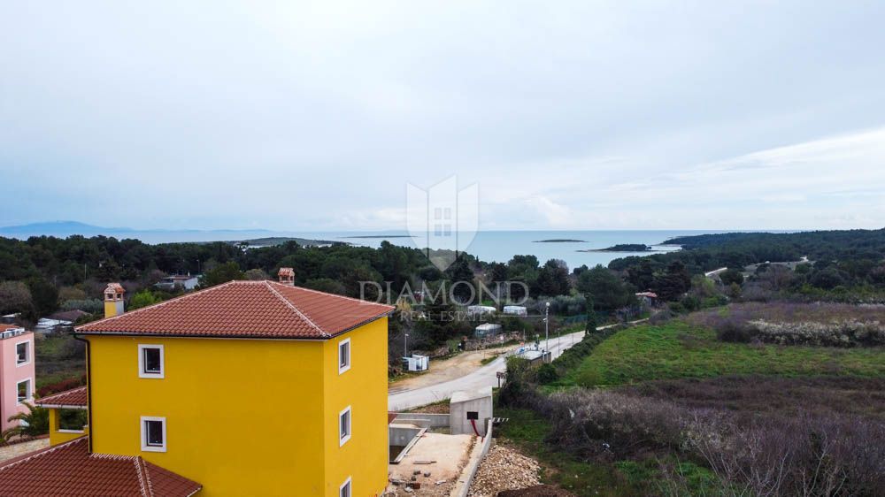 Premantura, unica villa 5 stelle circondata dal mare