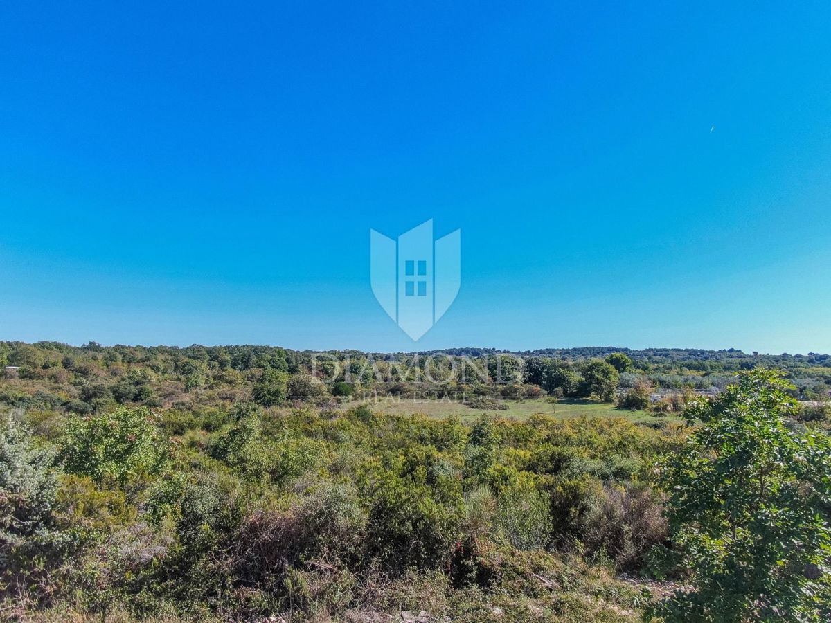 Terreno in una posizione tranquilla per costruire una casa a Medulin