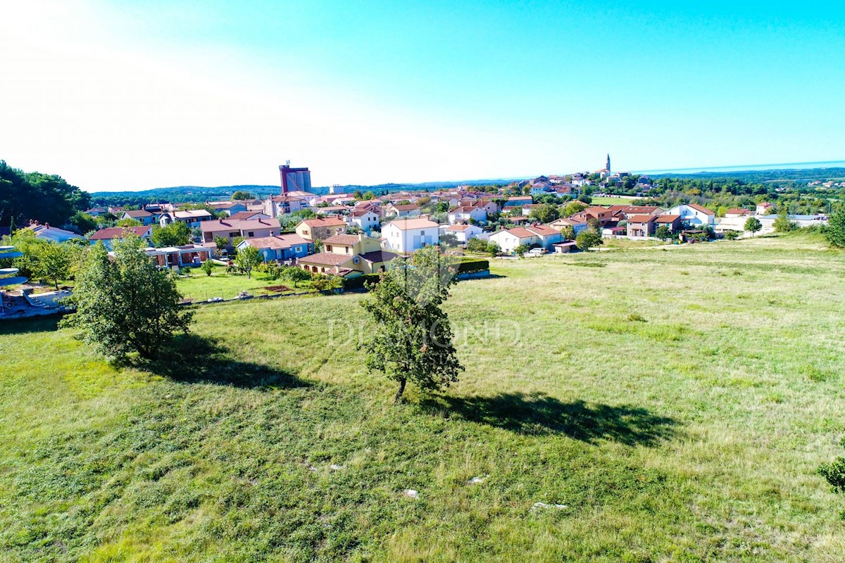 Zona Parenzo, terreno con progetto, permesso di costruire e vista mare!