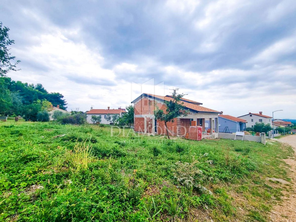 OPPORTUNITÀ! Parenzo, dintorni, casa ideale con terrazza e vista mare!