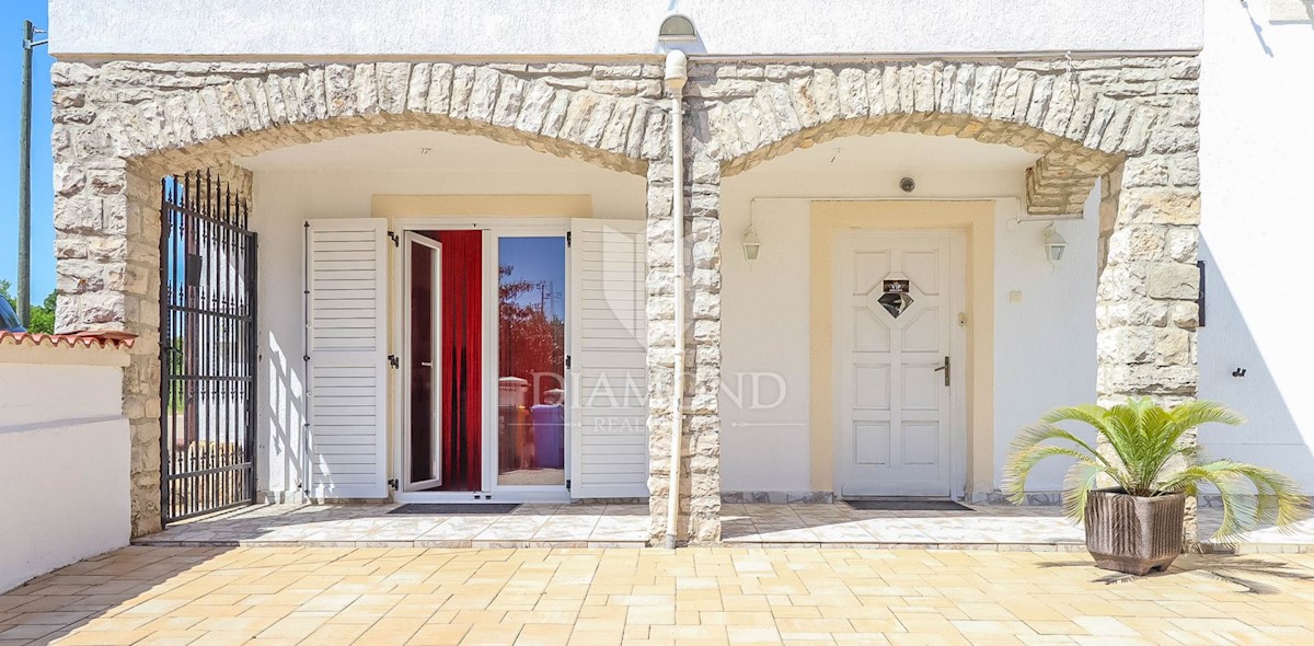 Marcana, dintorni, casa con piscina e ampio giardino