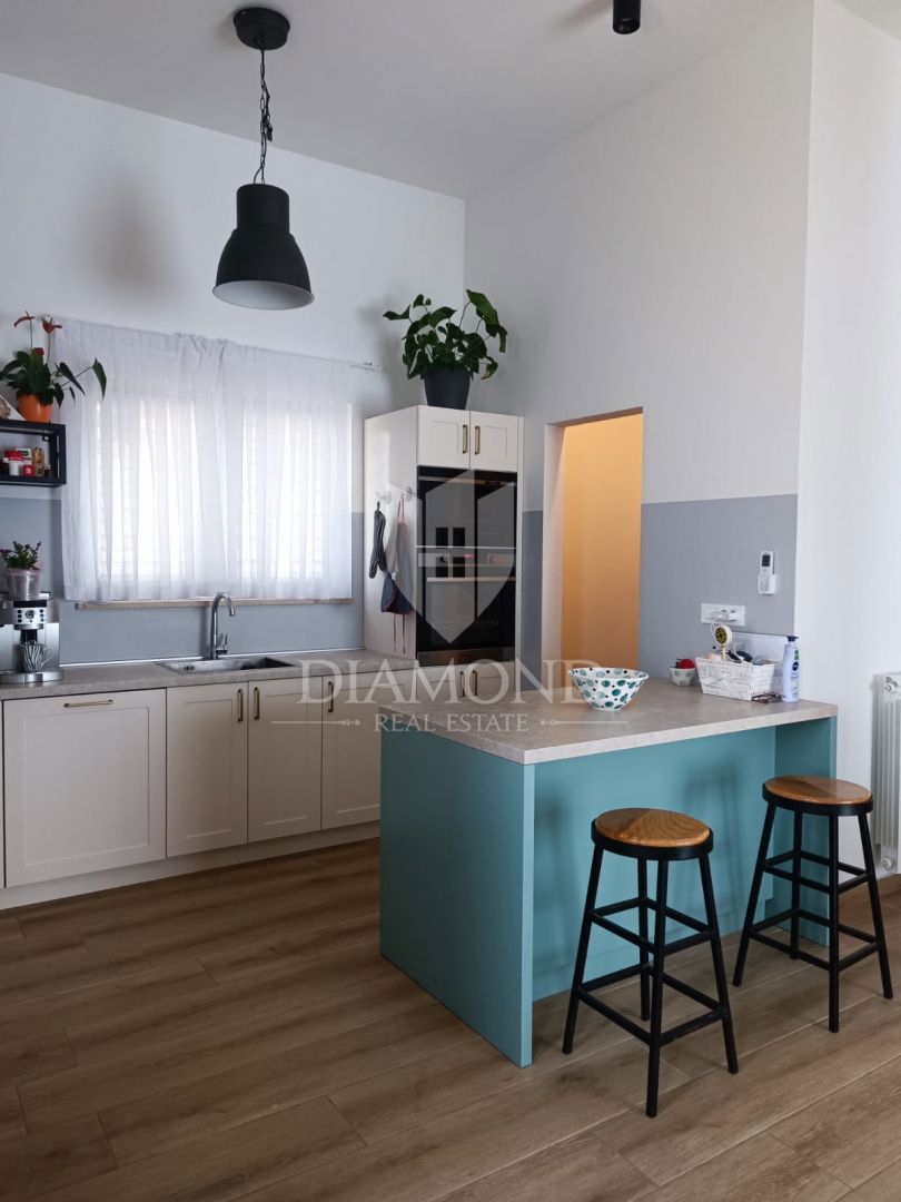 Labin, dintorni, casa ad un piano di nuova costruzione con ampio giardino