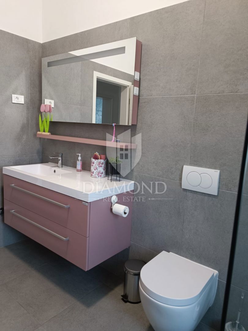 Labin, dintorni, casa ad un piano di nuova costruzione con ampio giardino