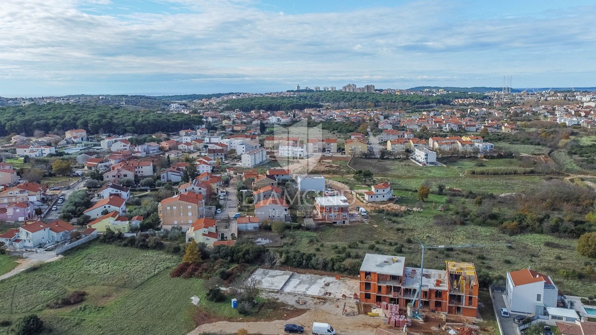 Fantastico appartamento con due camere da letto in un nuovo edificio vicino a Pola!