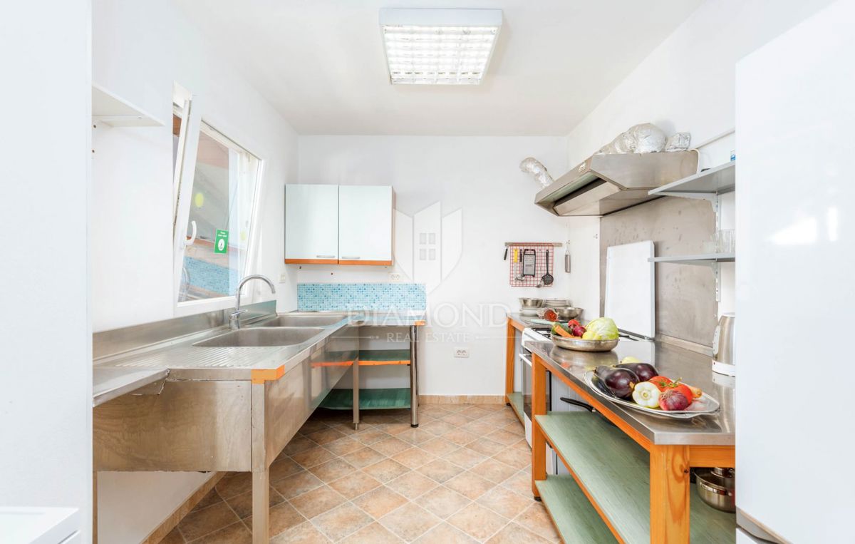 Medolino, casa vicino al mare con tre appartamenti