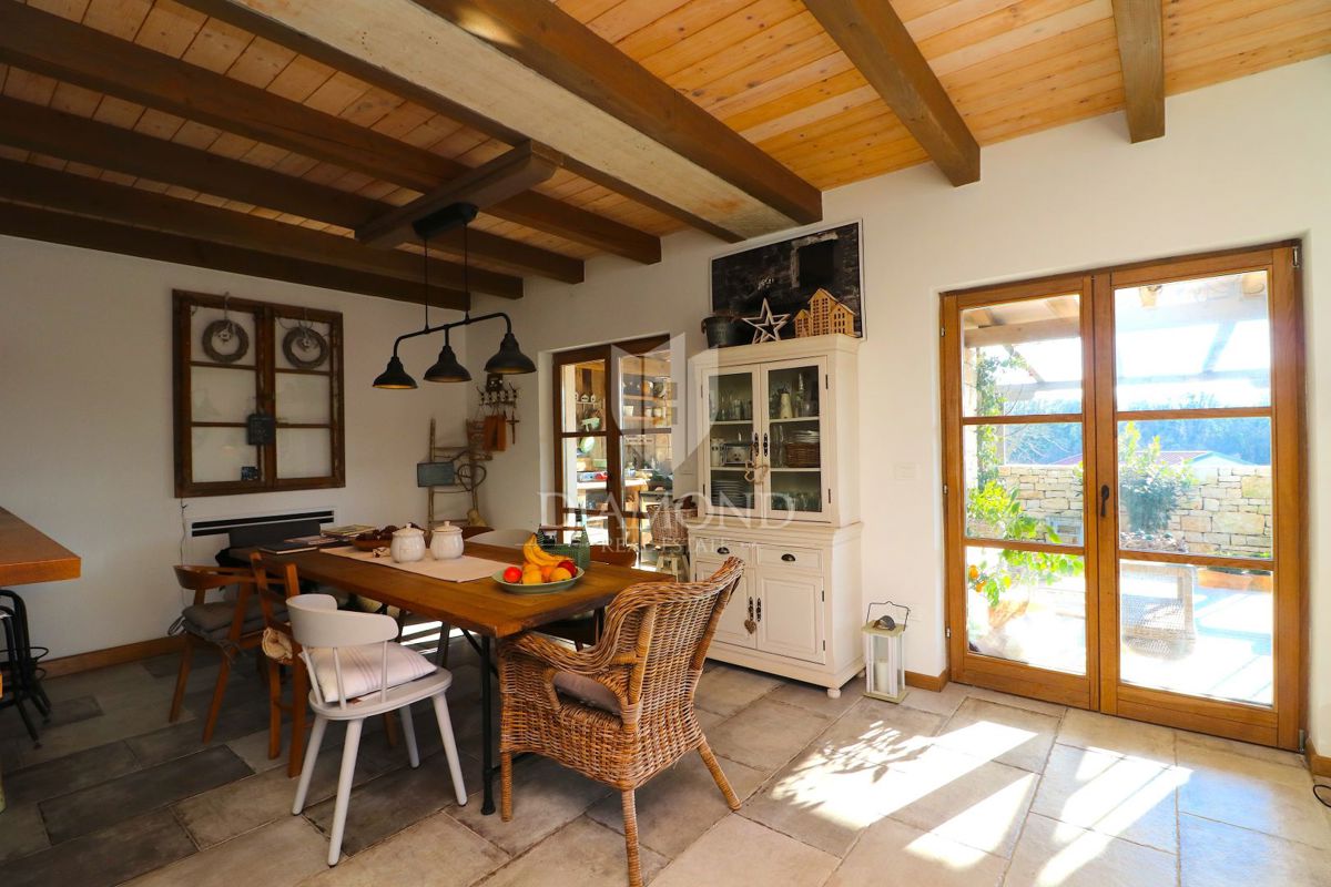 Svetvinčenat, graziosa casa vacanze con piscina