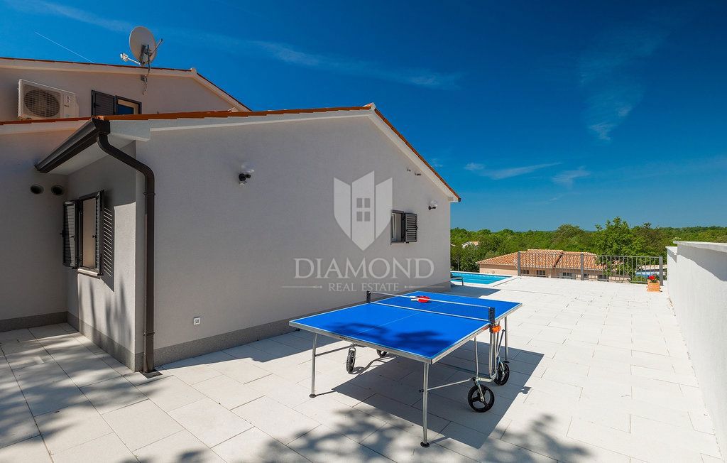 Villa esclusiva in una microlocalizzazione vicino alla città di Labin