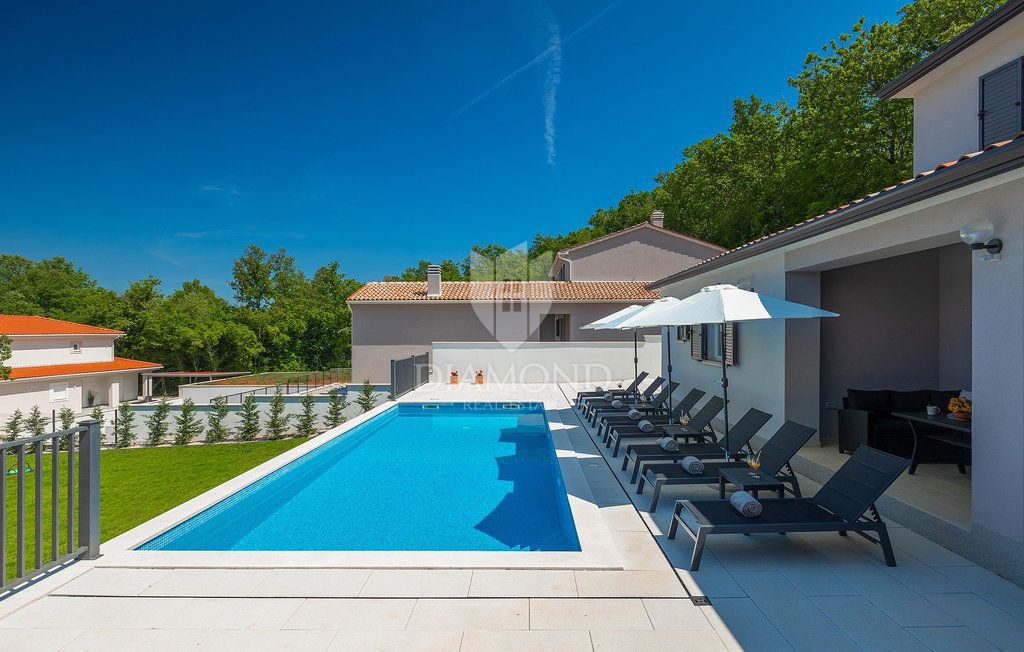 Villa esclusiva in una microlocalizzazione vicino alla città di Labin