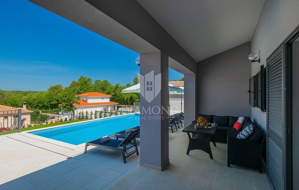 Villa esclusiva in una microlocalizzazione vicino alla città di Labin
