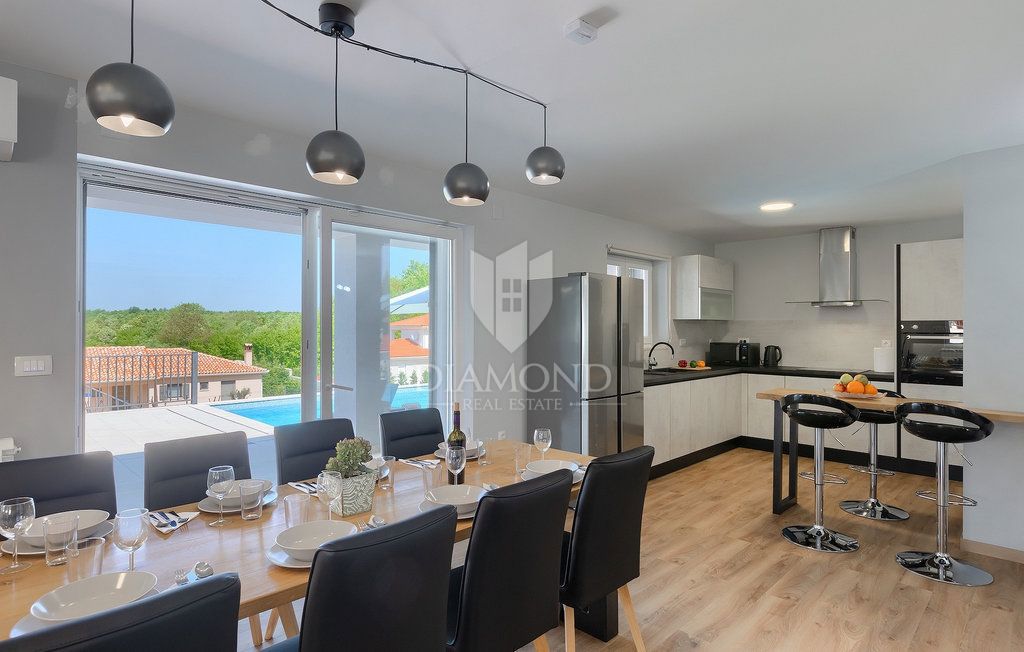 Villa esclusiva in una microlocalizzazione vicino alla città di Labin
