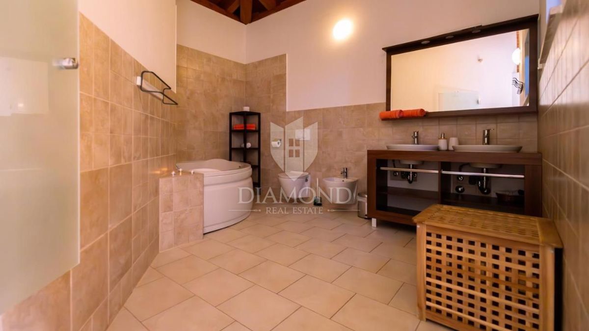 Gimino, una bellissima villa nel cuore dell'Istria 