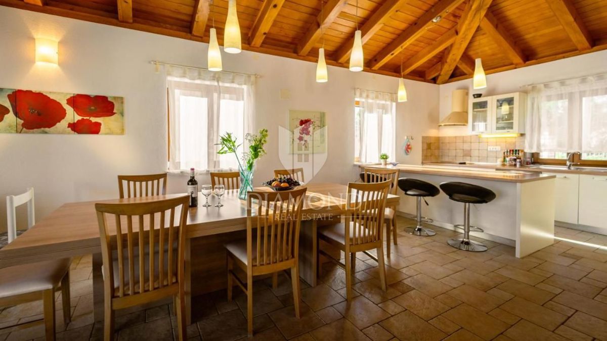 Gimino, una bellissima villa nel cuore dell'Istria 