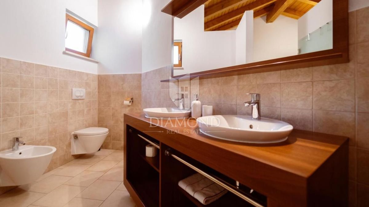 Gimino, una bellissima villa nel cuore dell'Istria 