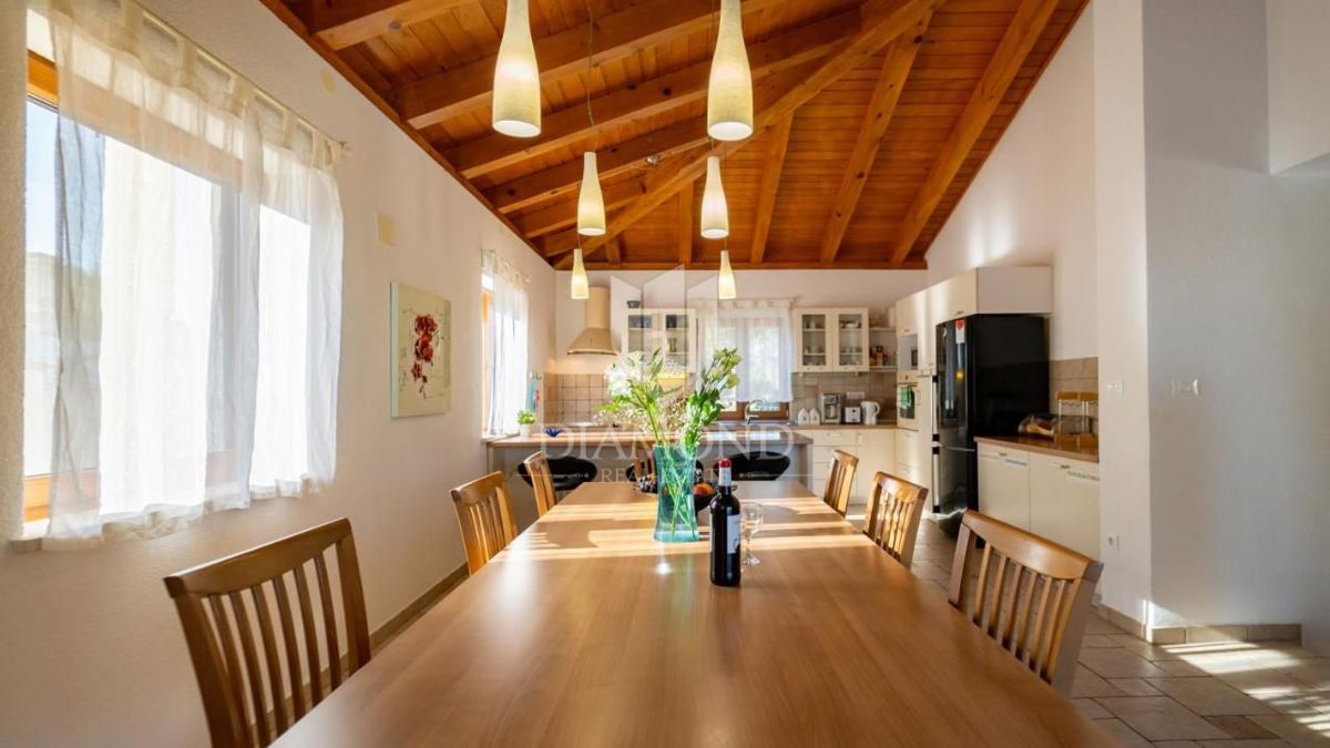 Gimino, una bellissima villa nel cuore dell'Istria 