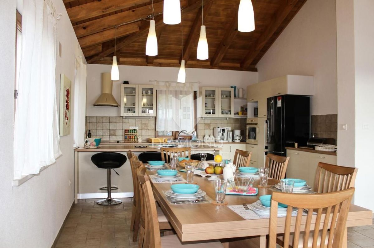 Gimino, una bellissima villa nel cuore dell'Istria 