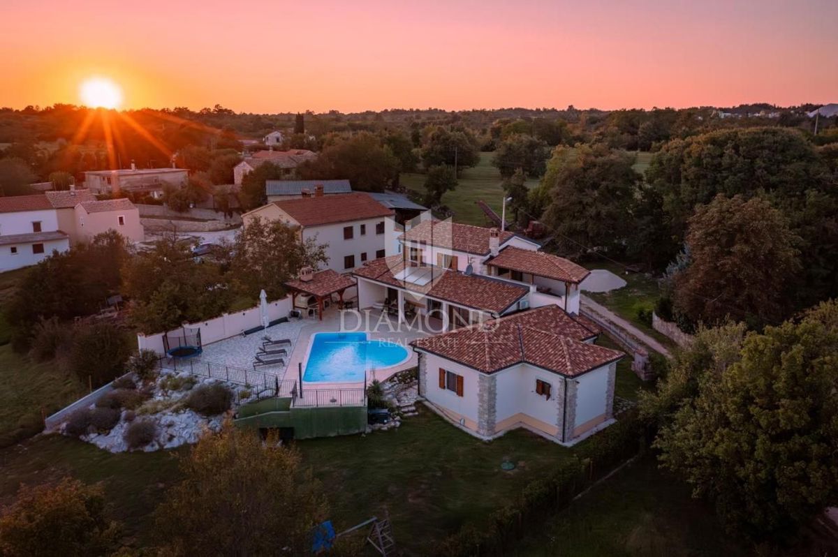 Gimino, una bellissima villa nel cuore dell'Istria 