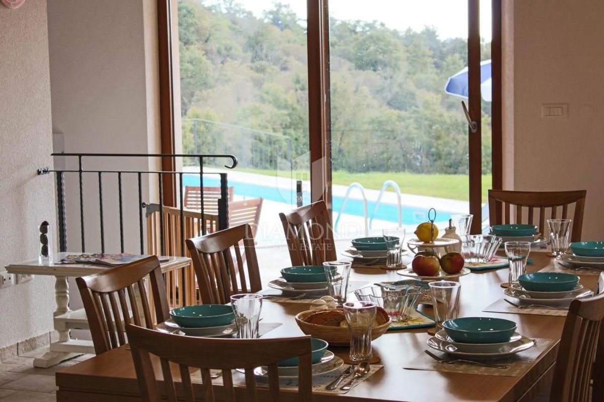 Gimino, una bellissima villa nel cuore dell'Istria 