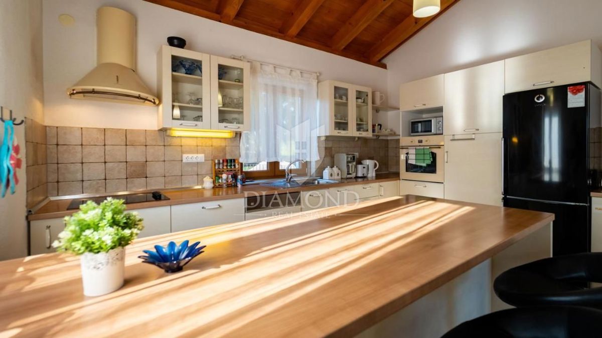 Gimino, una bellissima villa nel cuore dell'Istria 