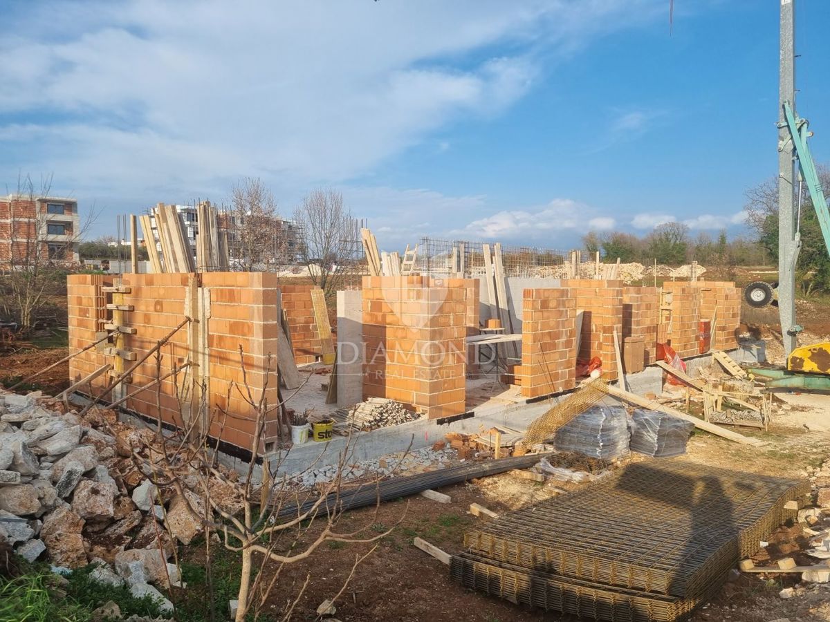 Zona Parenzo, appartamento bilocale al piano terra con giardino!