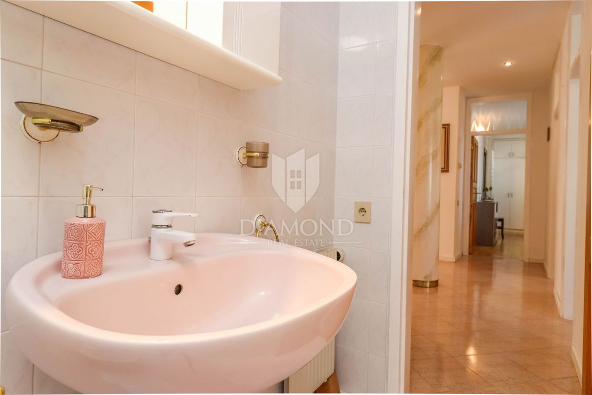 Esclusivo! Buie, Casa indipendente con piscina e vista mare!