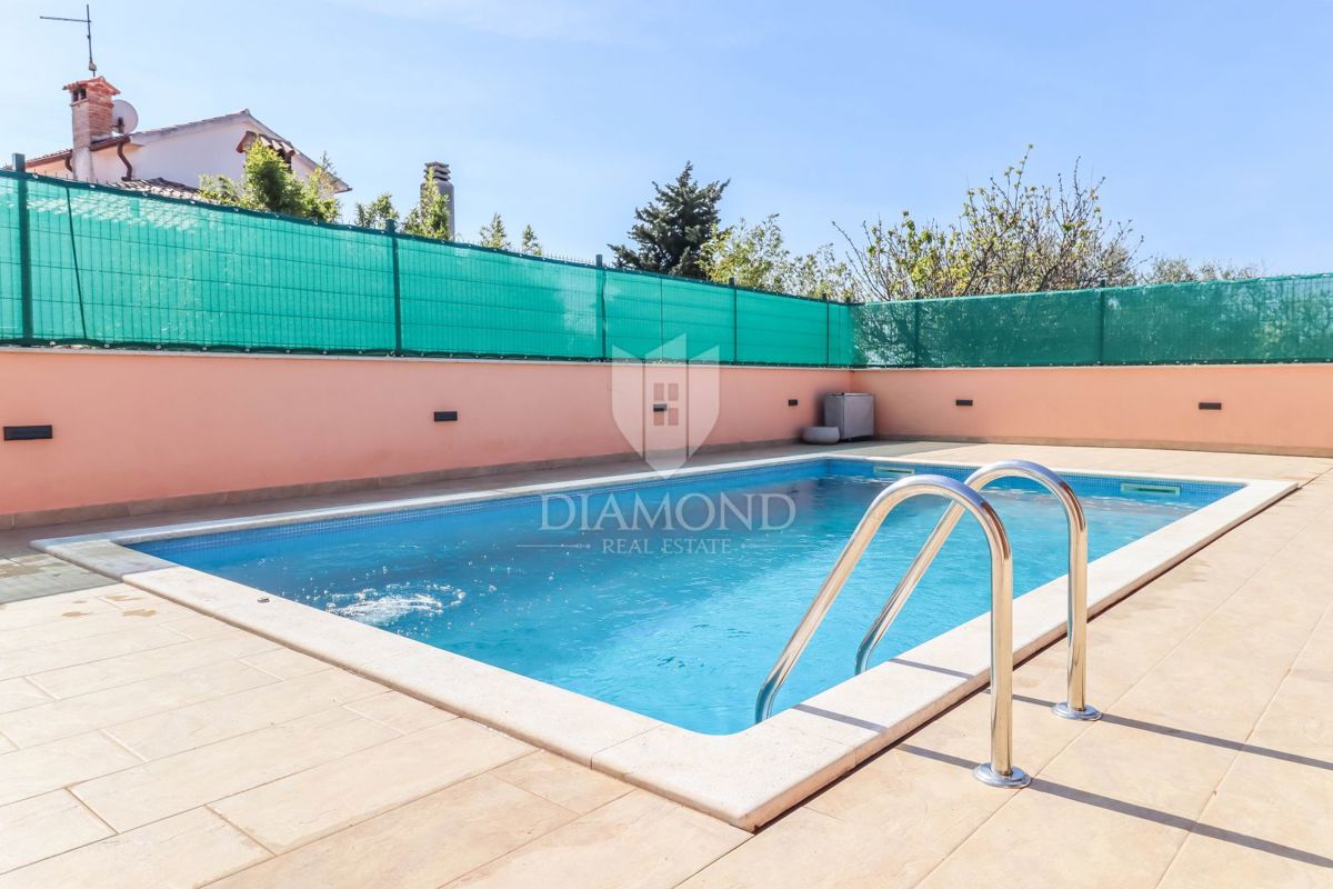 Esclusivo! Buie, Casa indipendente con piscina e vista mare!