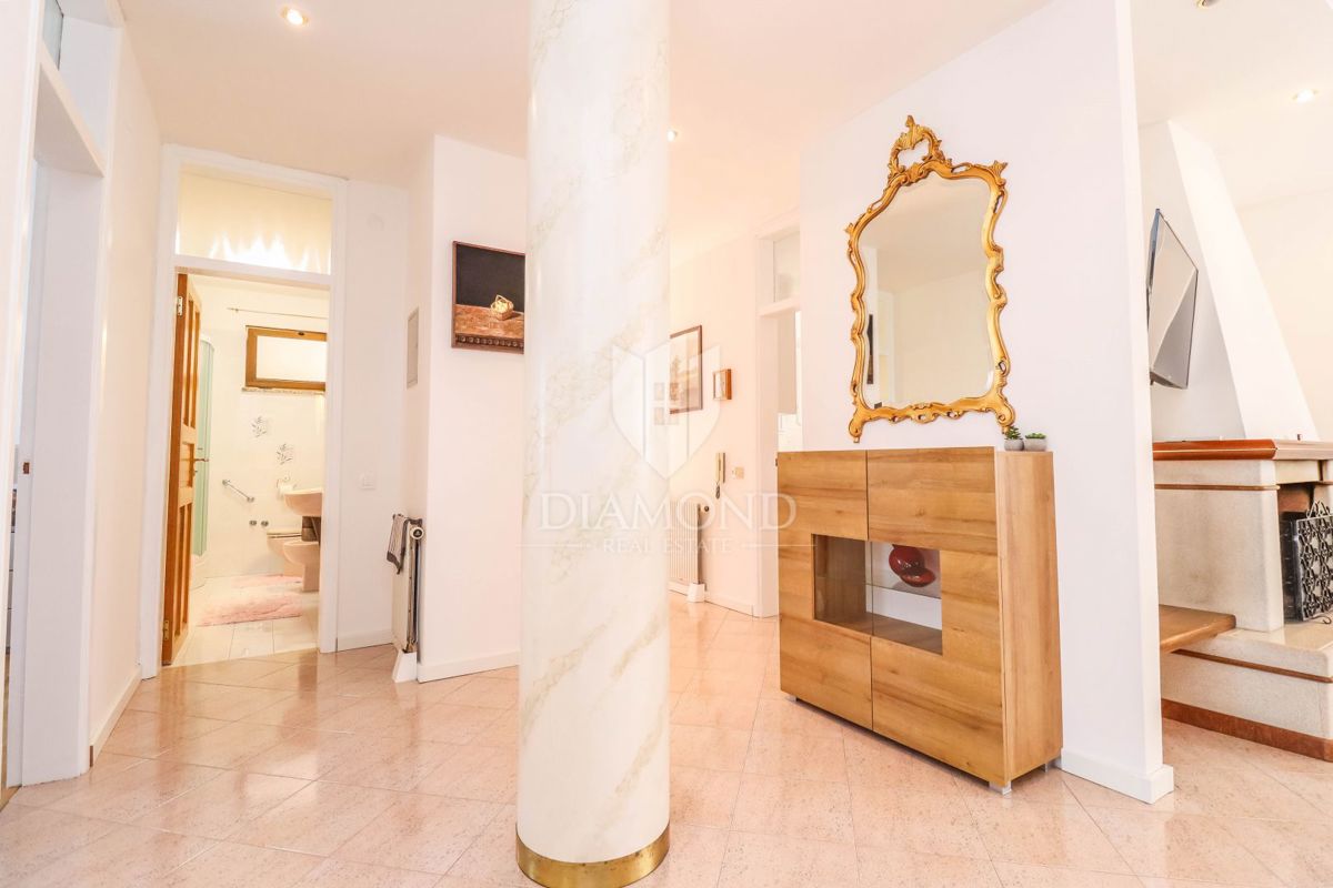 Esclusivo! Buie, Casa indipendente con piscina e vista mare!