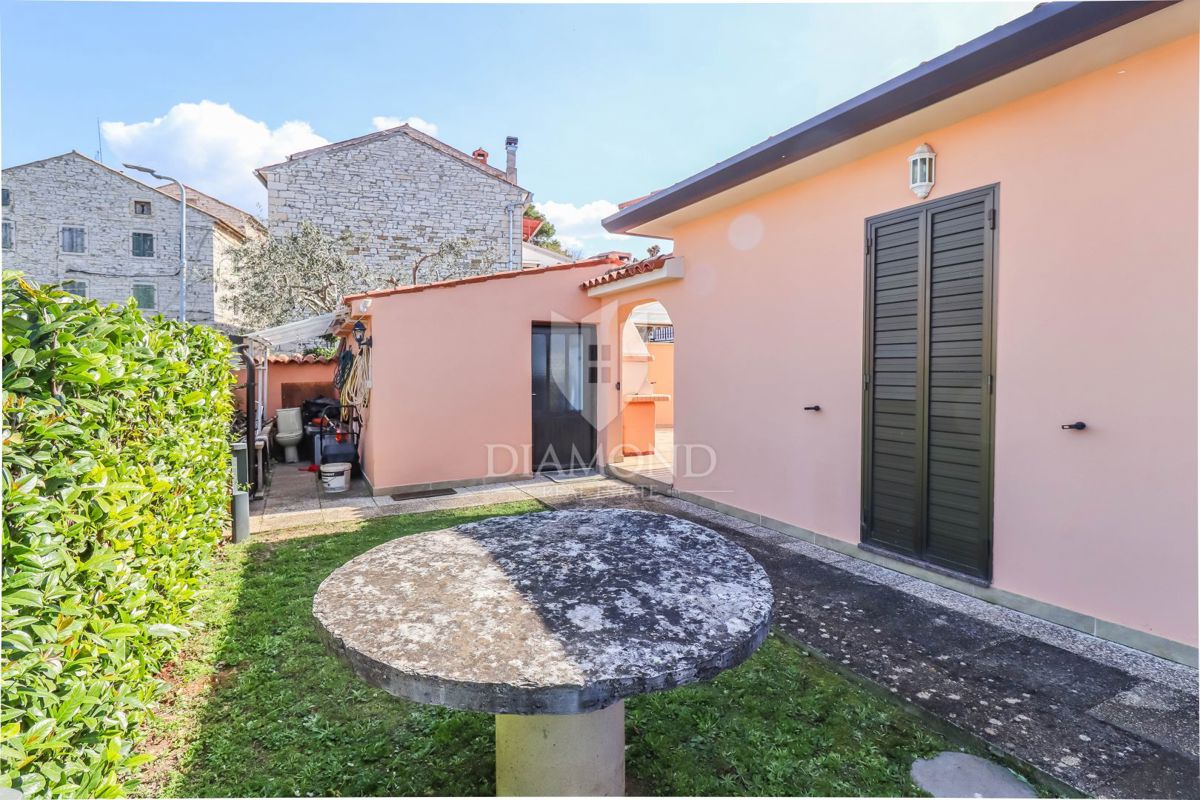 Esclusivo! Buie, Casa indipendente con piscina e vista mare!