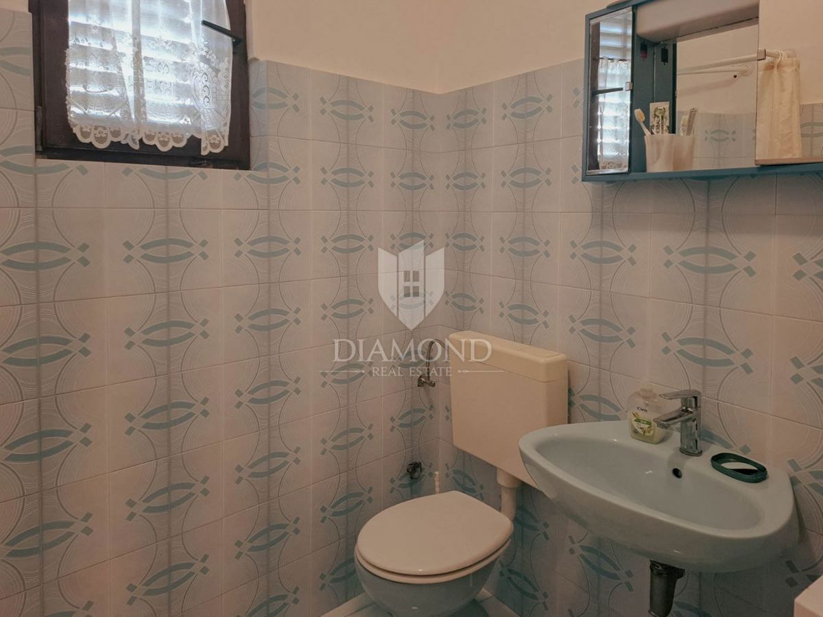 Parenzo, dintorni, appartamento con quattro camere da letto al primo piano, occasione!