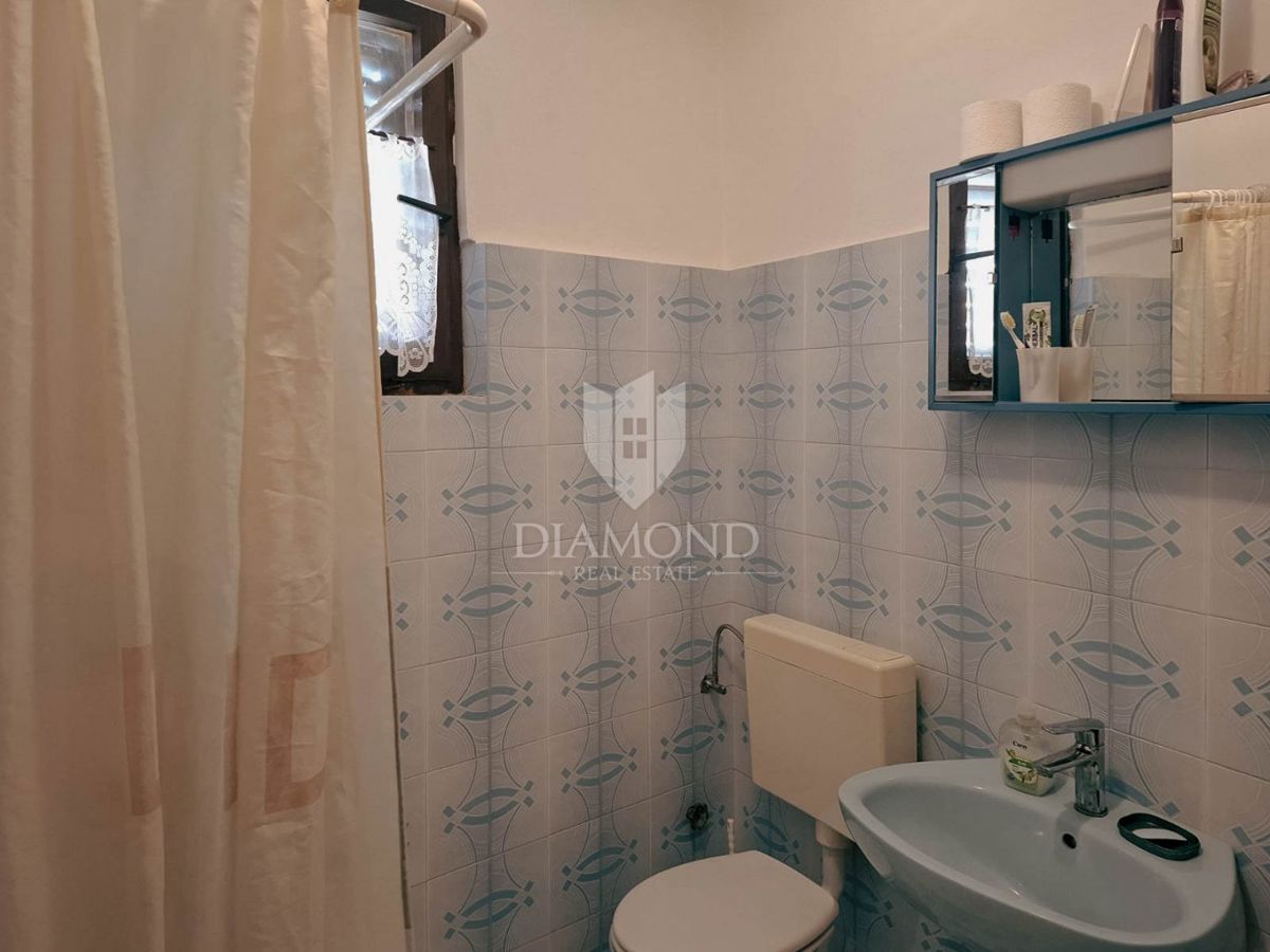 Parenzo, dintorni, appartamento con quattro camere da letto al primo piano, occasione!