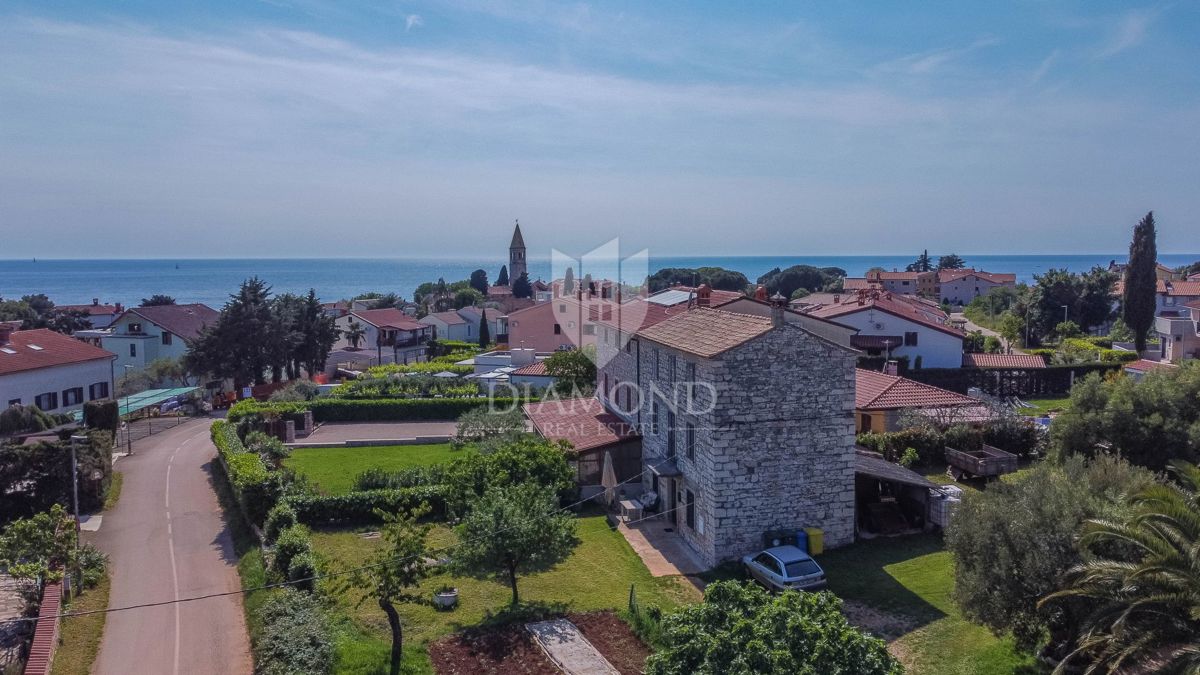 Umago, San Lorenzo, Nuova costruzione con giardino a 300 metri dal mare!