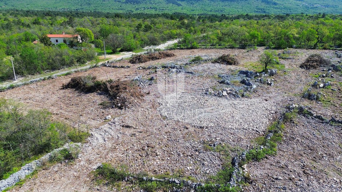 Labin, terreno edificabile con vista mare 