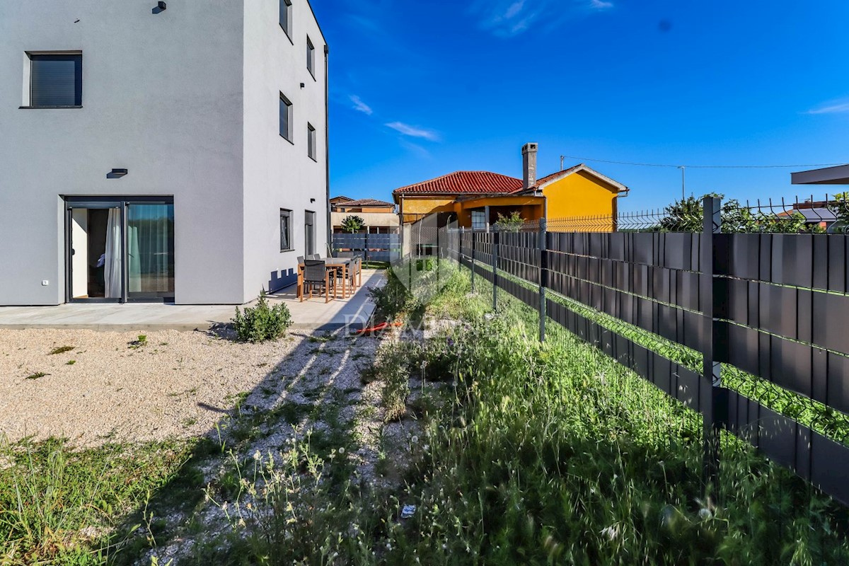 Casa bifamiliare vicino al centro di Umago!