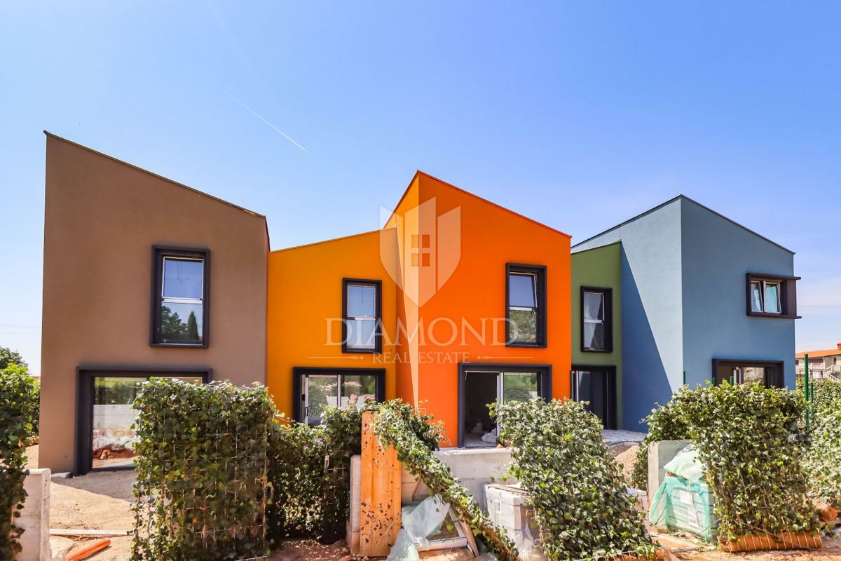 Parenzo, casa a schiera vicino alla città e al mare