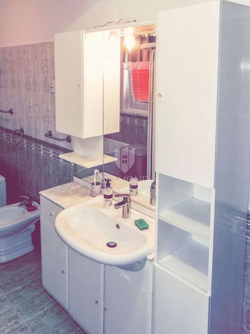 Rovigno, appartamento con ampia terrazza in una posizione popolare