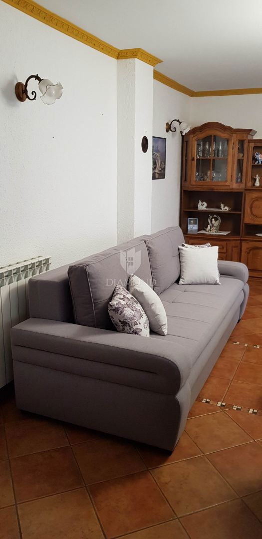 Rovigno, appartamento con ampia terrazza in una posizione popolare