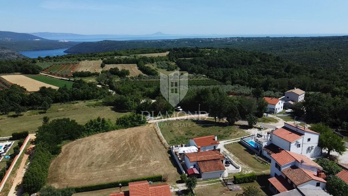 Barban, casa con edificio ausiliario e piscina