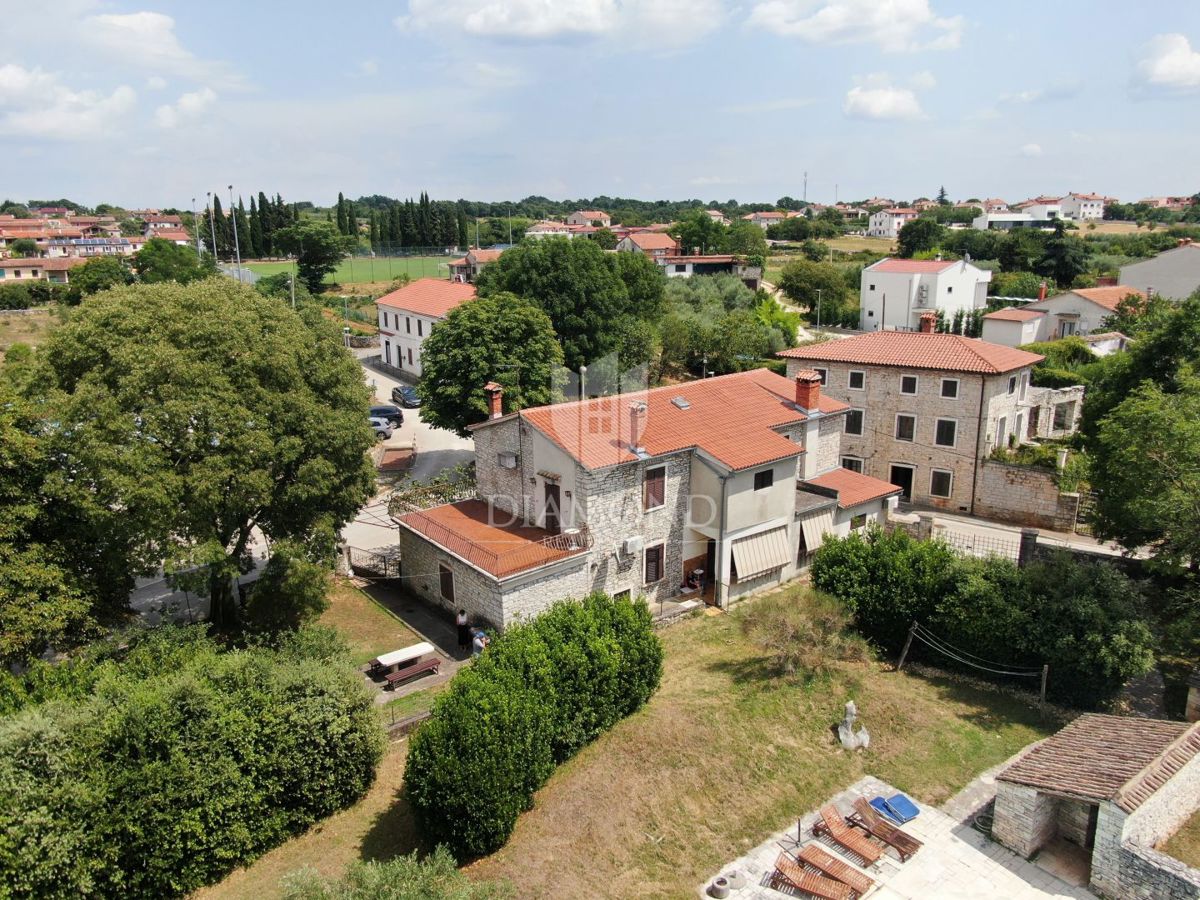 Canfanaro, autentica vecchia casa in pietra nel cuore del paese con giardino