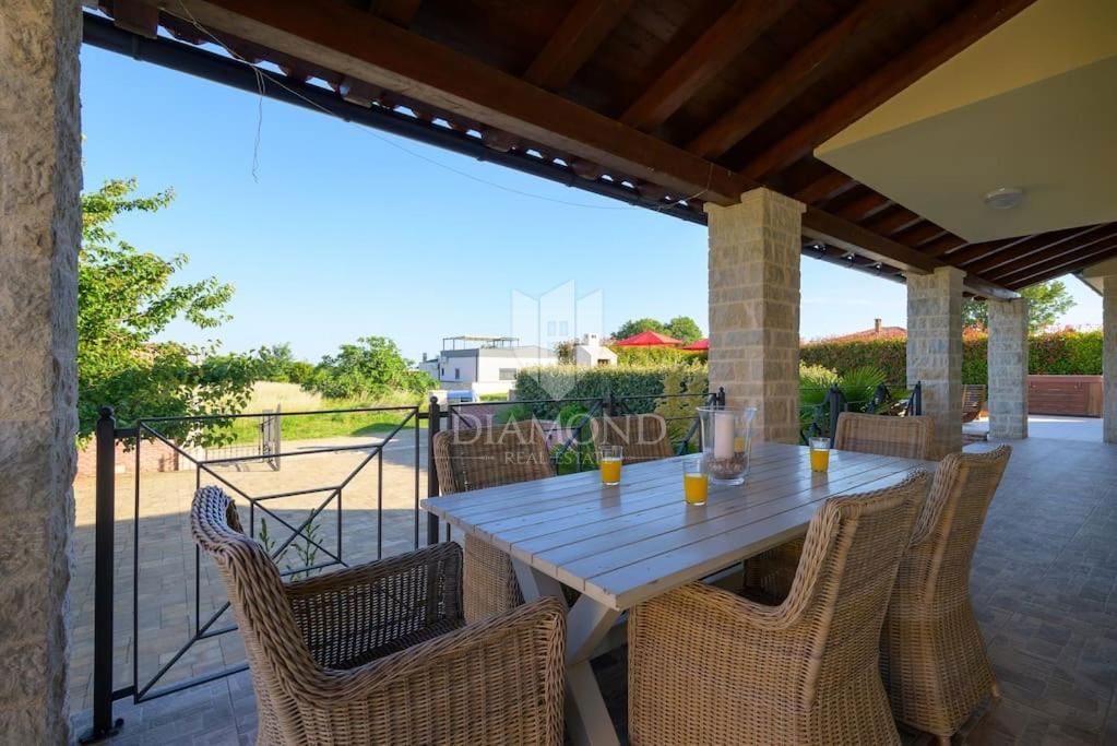 Barban, Villa vicino al mare