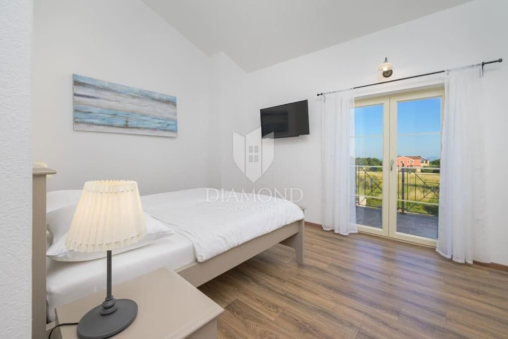 Barban, Villa vicino al mare