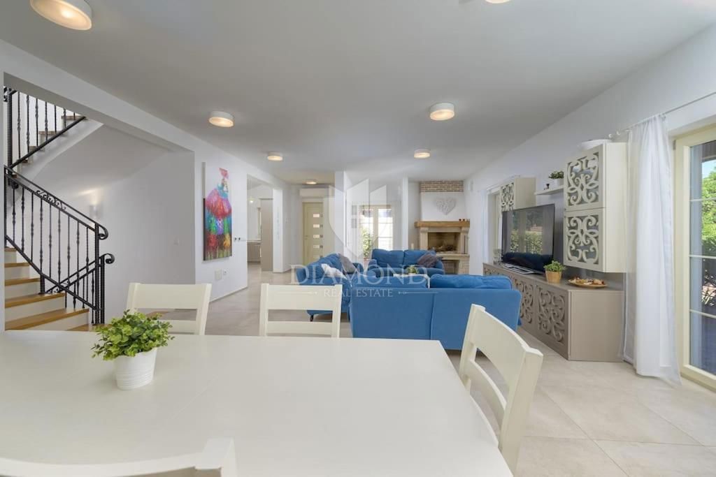 Barban, Villa vicino al mare